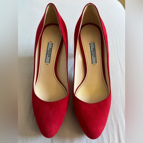 Prada Red Suede Pumps Leather Heel Shoe Sexy Elegant Classic Chic Made in Italy - Picture 2 of 12